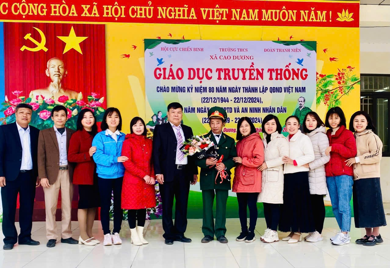 Hoạt động giáo dục truyền thống kỷ niệm 80 năm Ngày thành lập QĐND Việt Nam